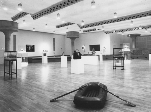 Jeff Koons: Retrospective, Staatsgalerie Stuttgart, Stuttgart, Germany, 1993.